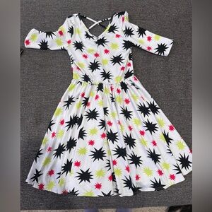 Quarter sleeve cross cross back dot dot smile dress